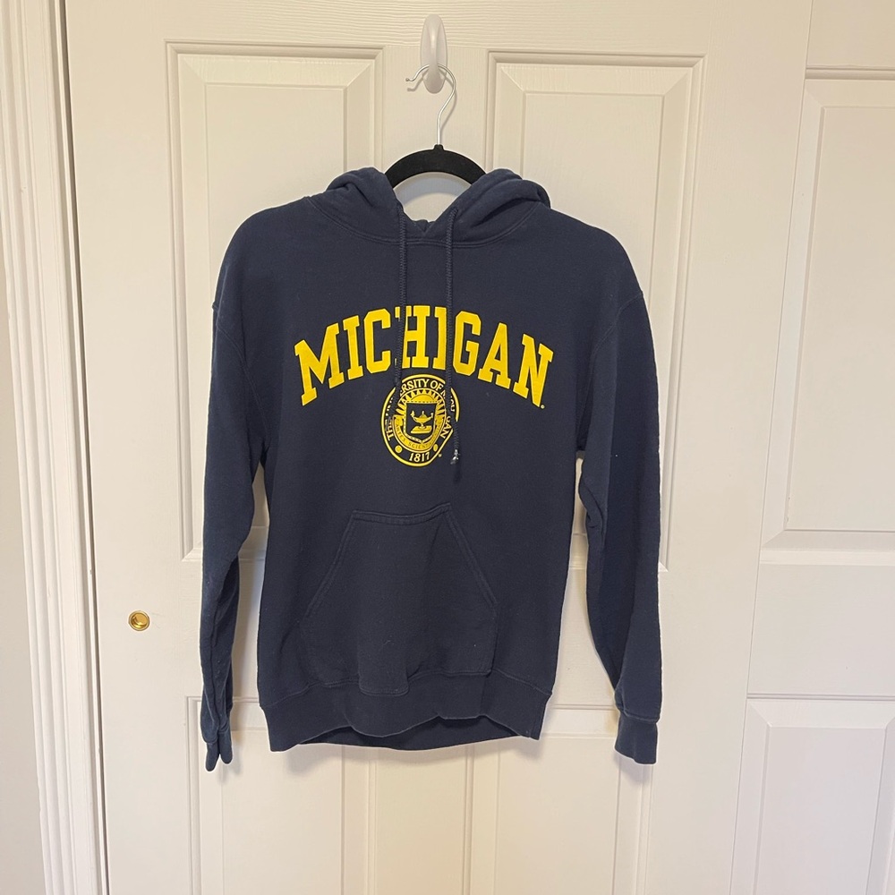 Michigan Hoodie Size S✨